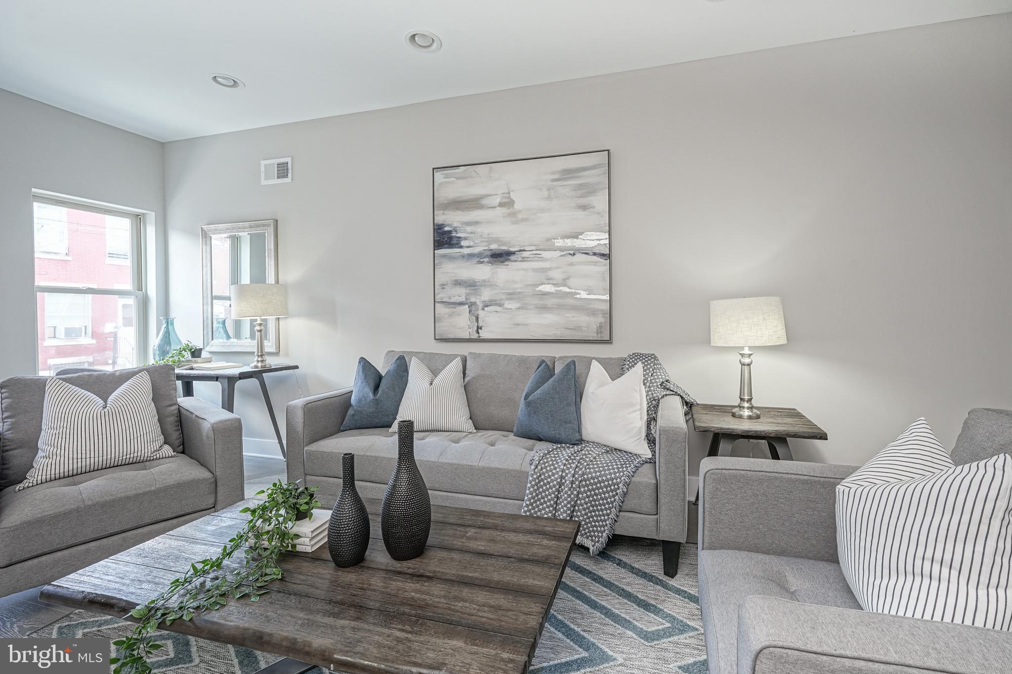 EAST KENSINGTON - Residential
