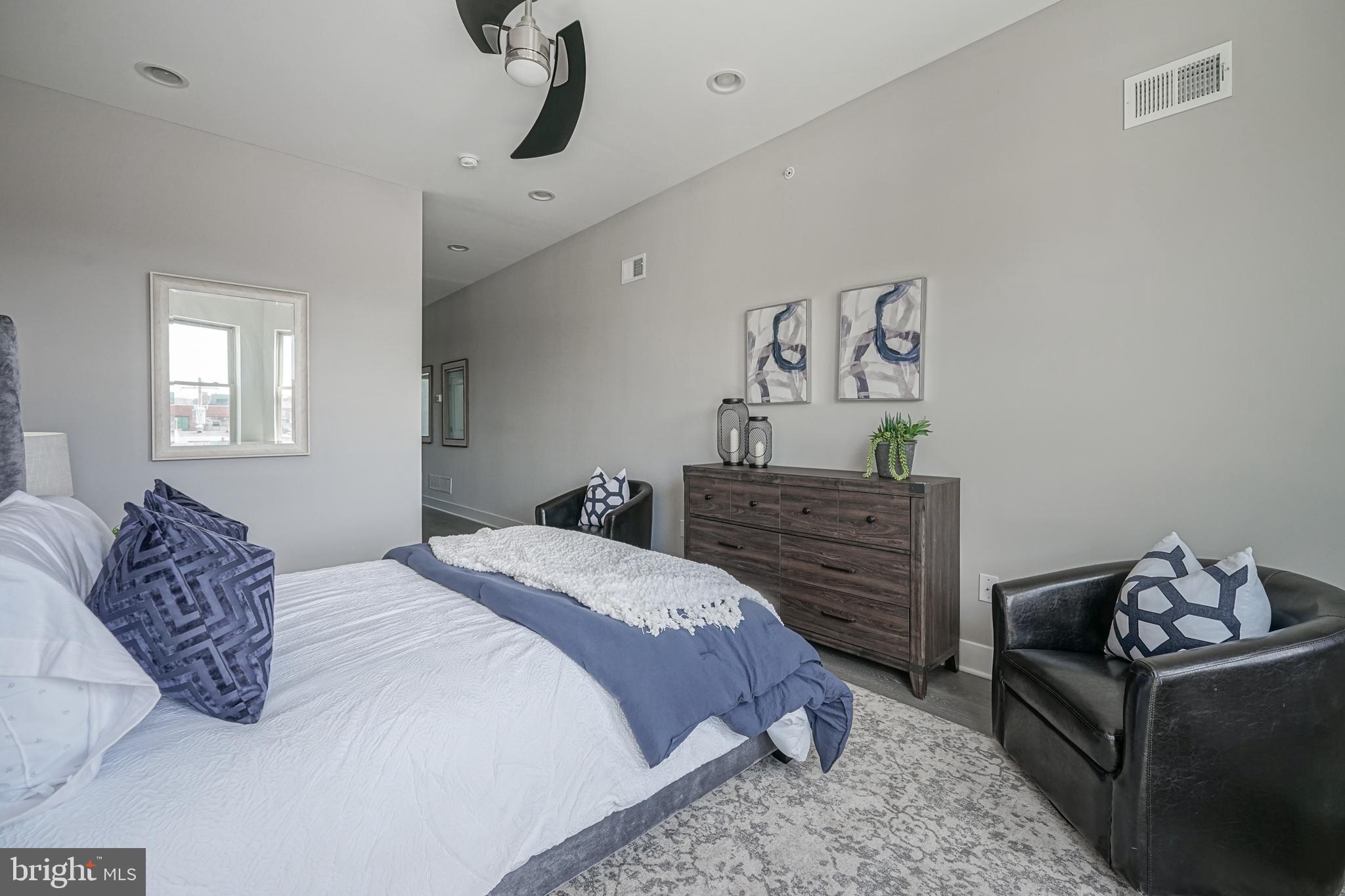EAST KENSINGTON - Residential