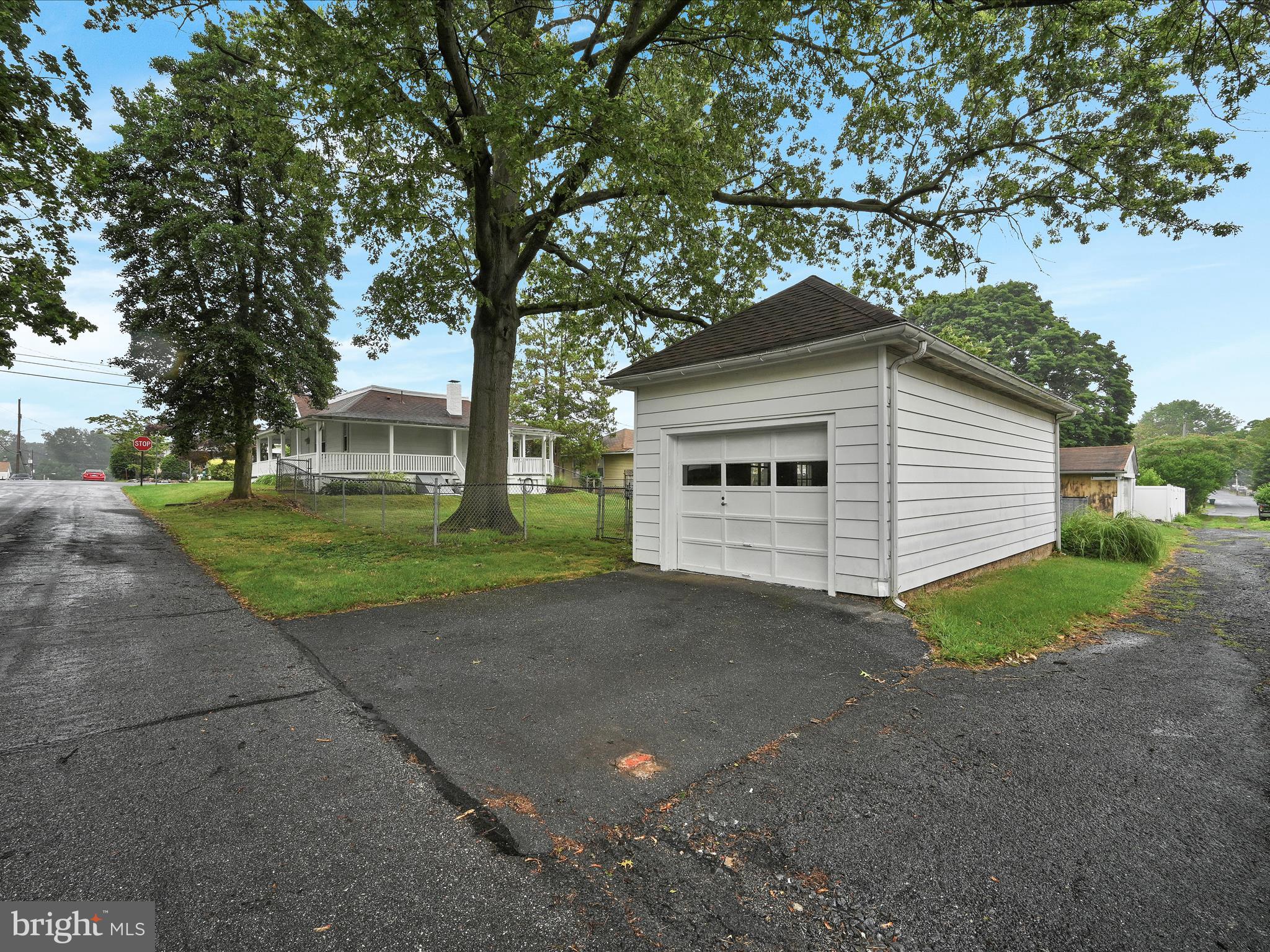 MANOR RIDGE - Residential