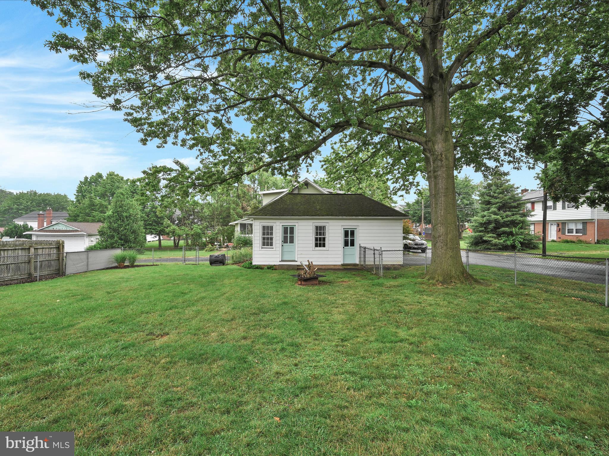 MANOR RIDGE - Residential