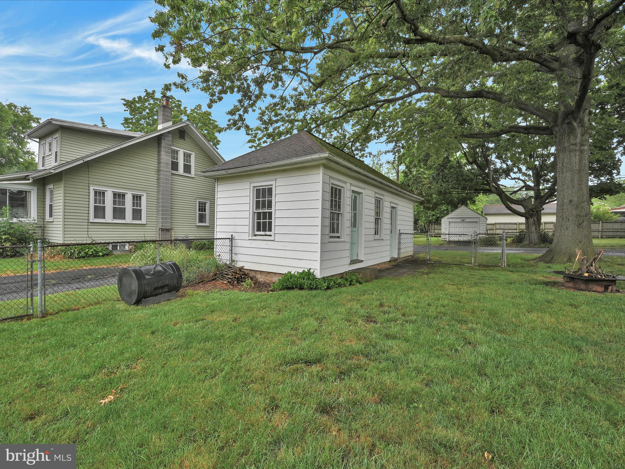 MANOR RIDGE - Residential