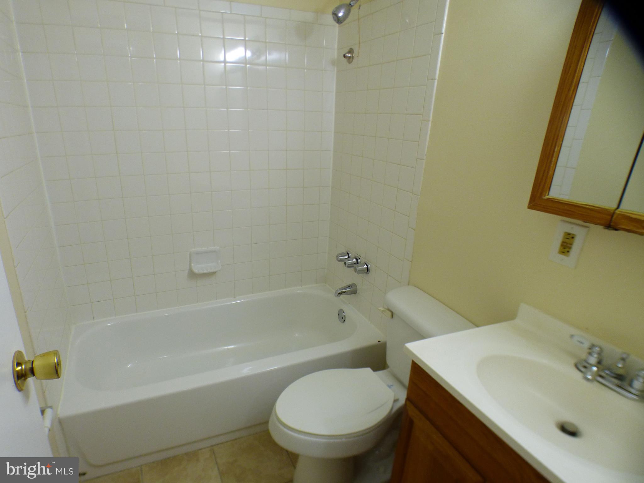 WINDMILL SQUARE - Residential Lease