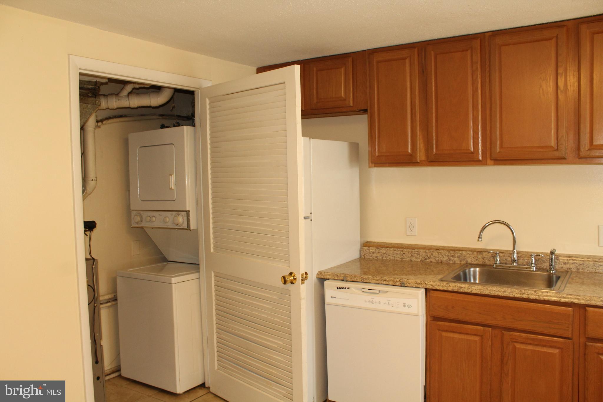 WINDMILL SQUARE - Residential Lease