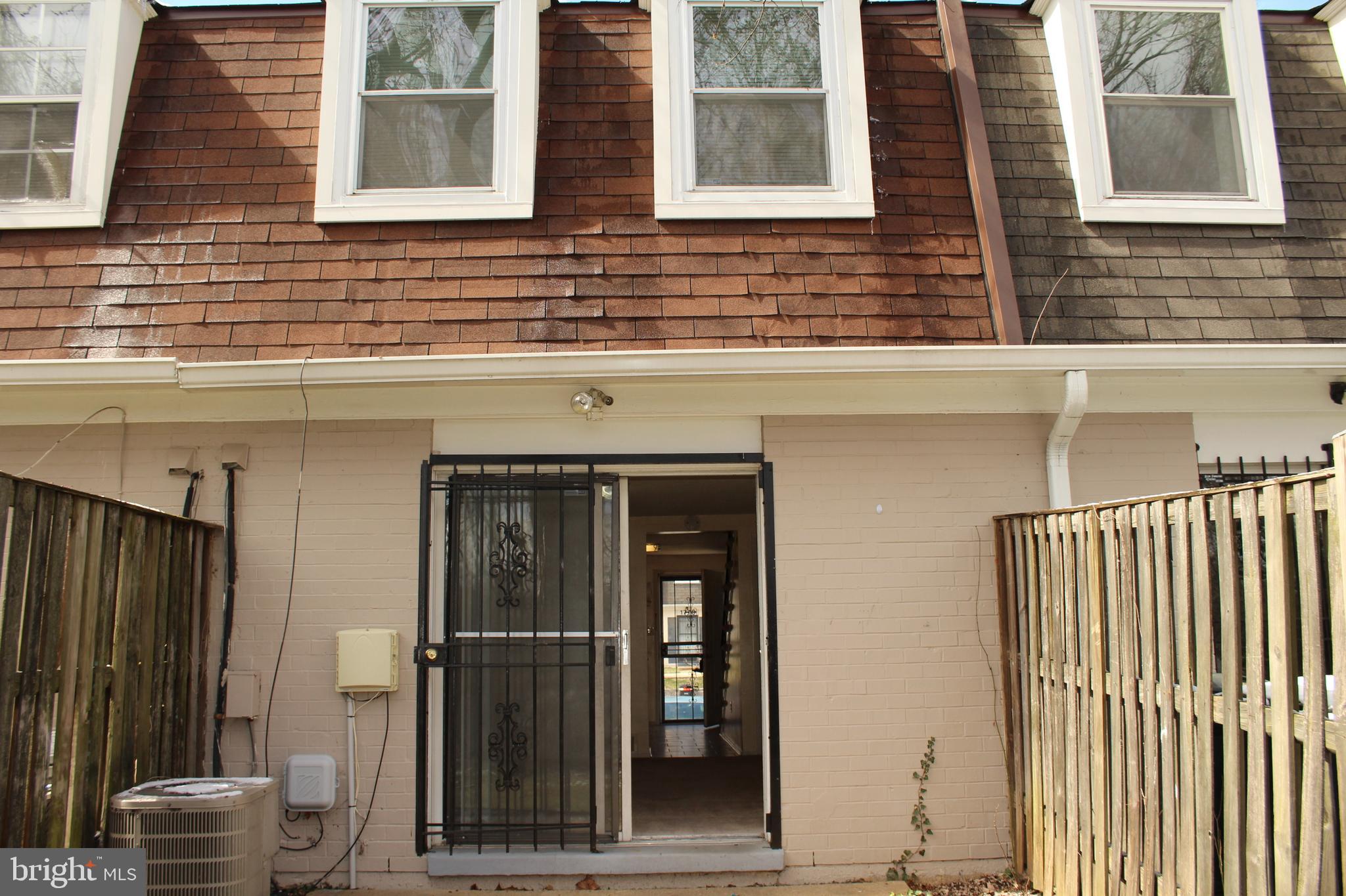 WINDMILL SQUARE - Residential Lease