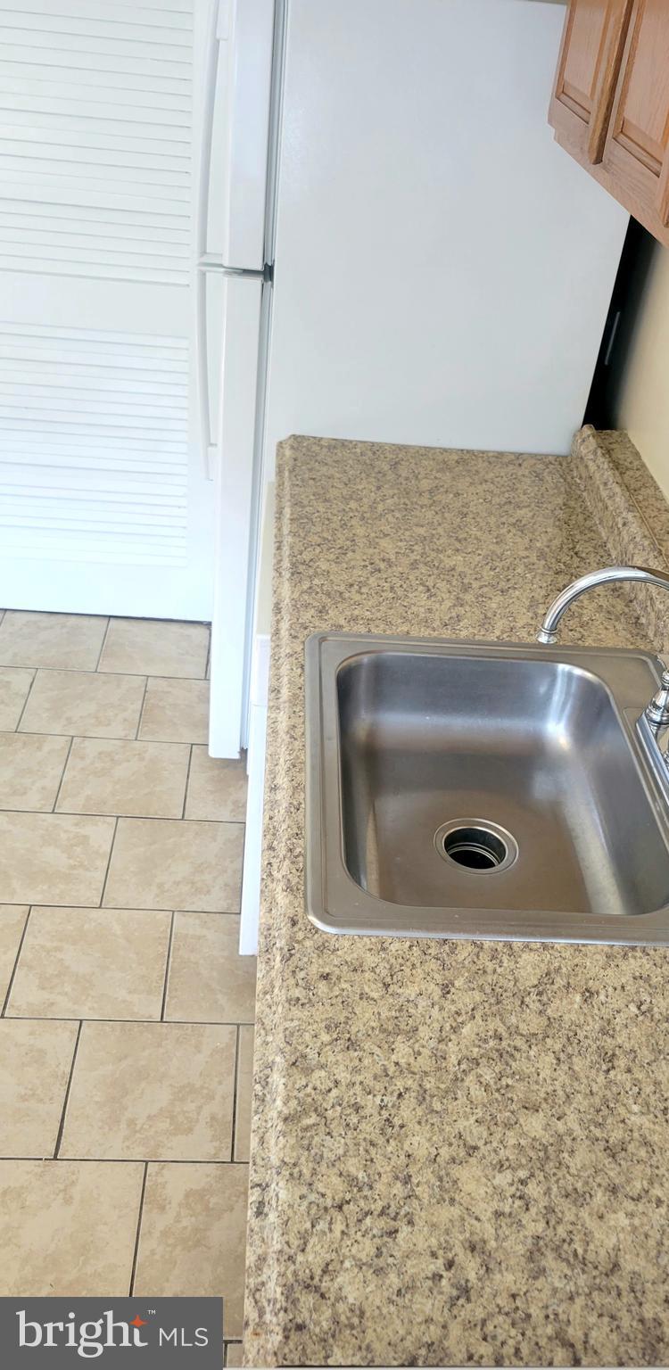 WINDMILL SQUARE - Residential Lease