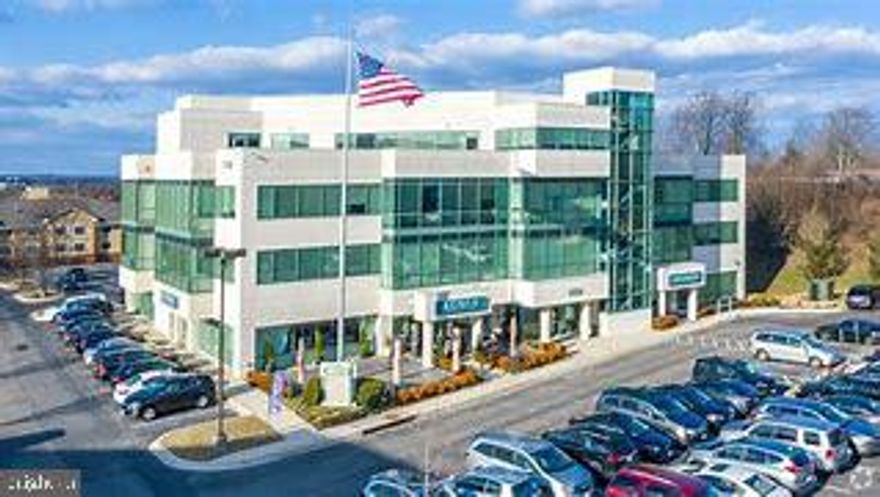 Convenient location in business district. Class A building with restaurant on the first floor, balcony on 4rth floor. lots of common area.
Currently occupied by medical professionals, lawyers, Financial planners, restaurant and other professionals,
Previously occupied by a single tenant. 
Plenty of Parking