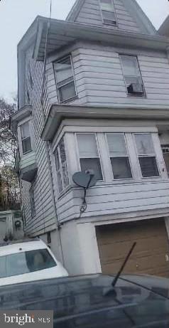 Single-Family Home
Fresh renovation:
New flooring
New Paint
New Carpet
Many other new upgrades
Two-car garage
5 Bedrooms.
Great rental or owner occupied.
Close to town for all your shopping needs and minutes to I-81 for an easy commute to work.