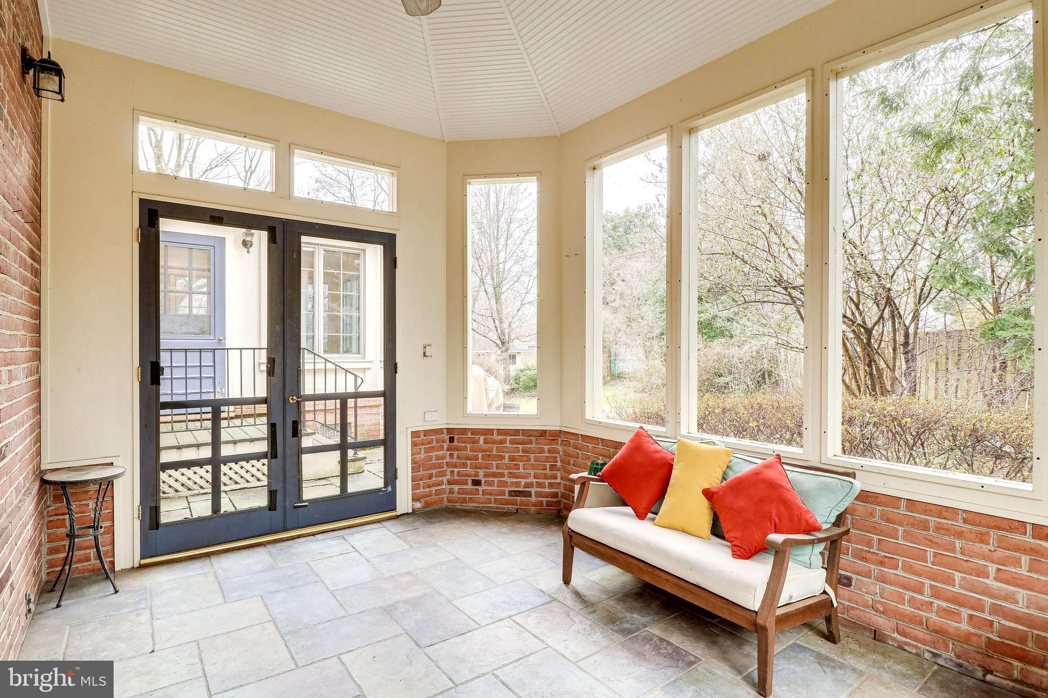 BELLEVUE FOREST - Residential