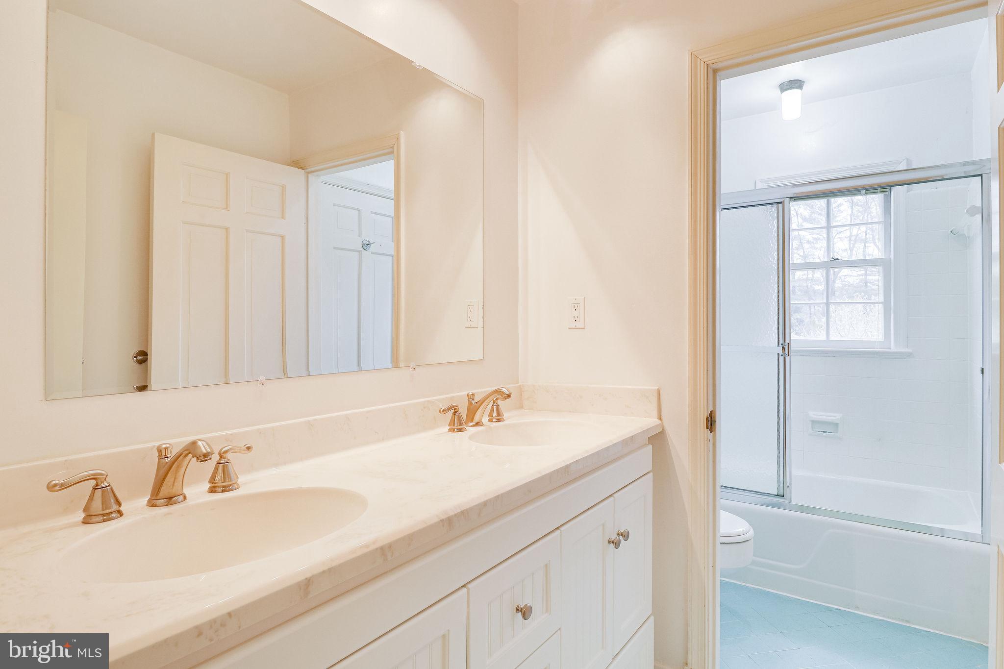 BELLEVUE FOREST - Residential