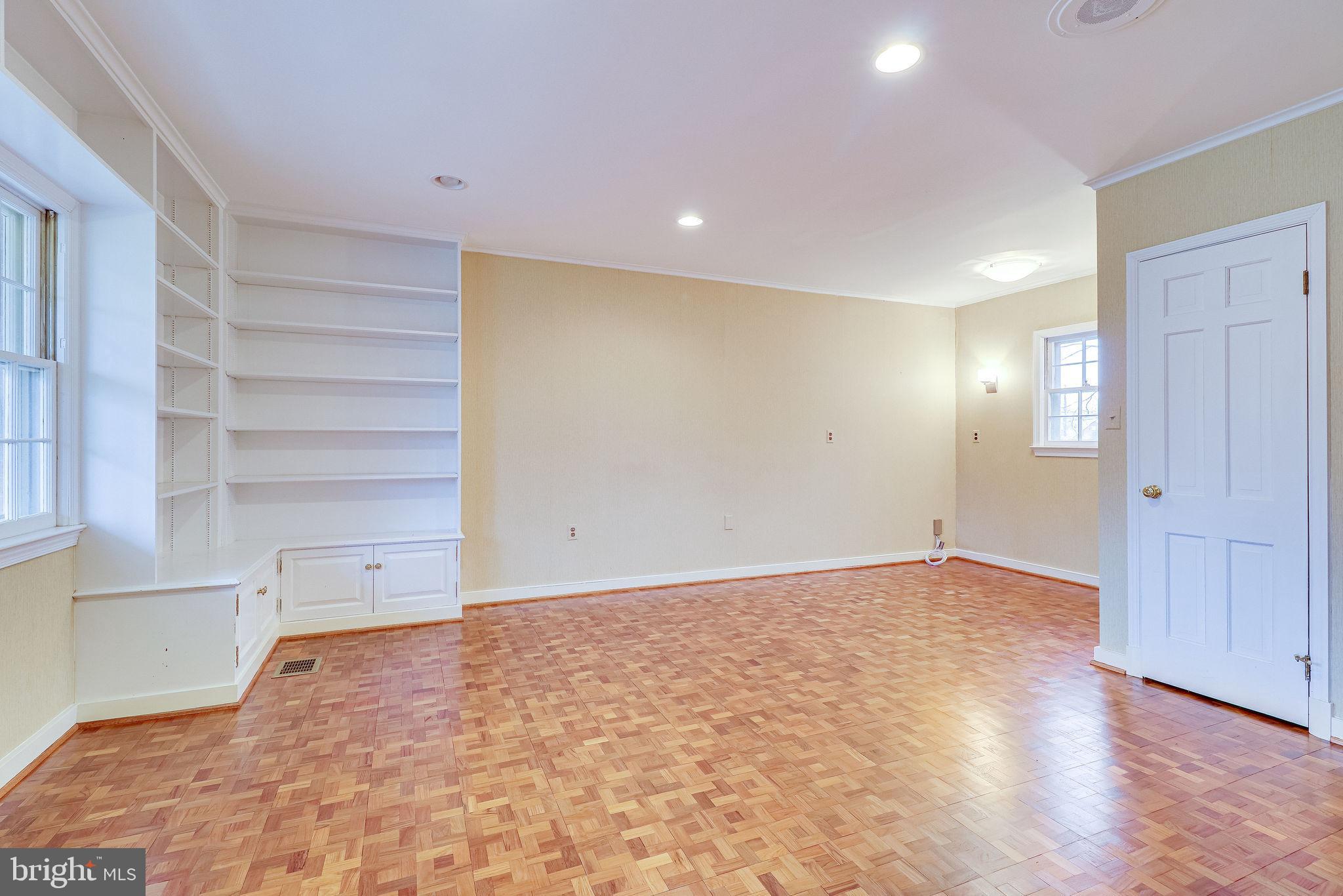 BELLEVUE FOREST - Residential