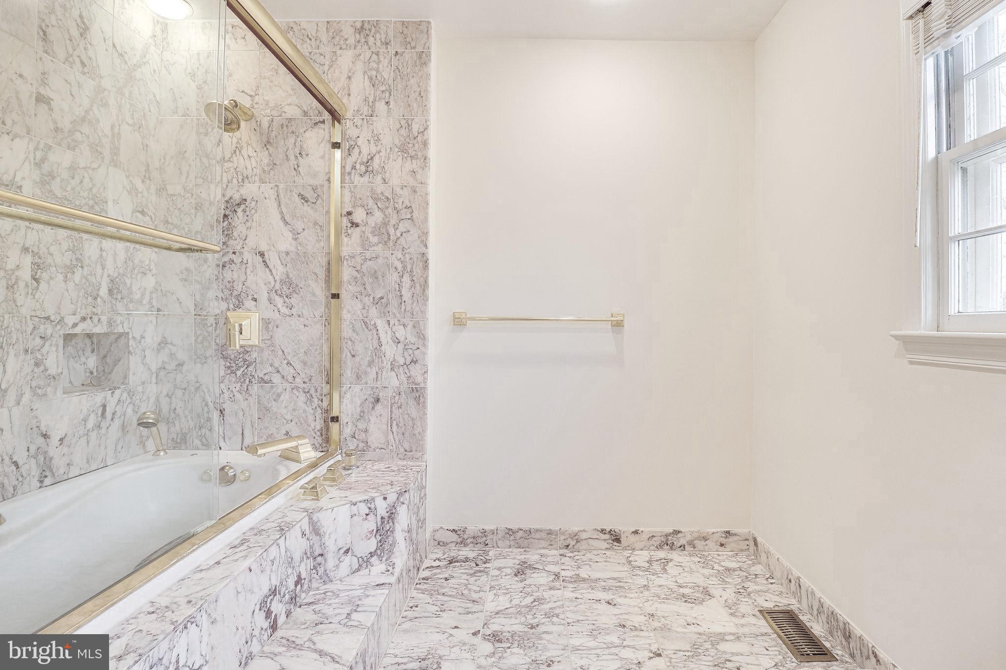 BELLEVUE FOREST - Residential