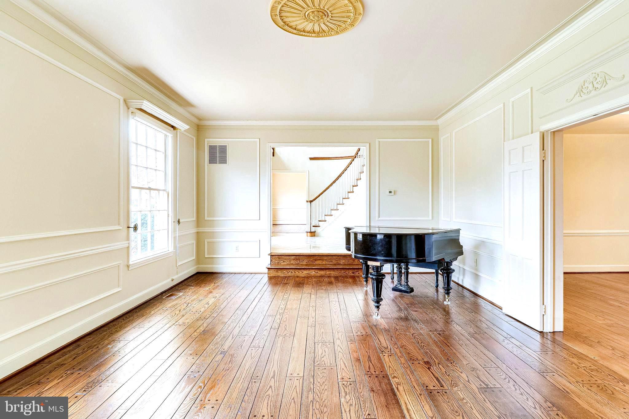 BELLEVUE FOREST - Residential