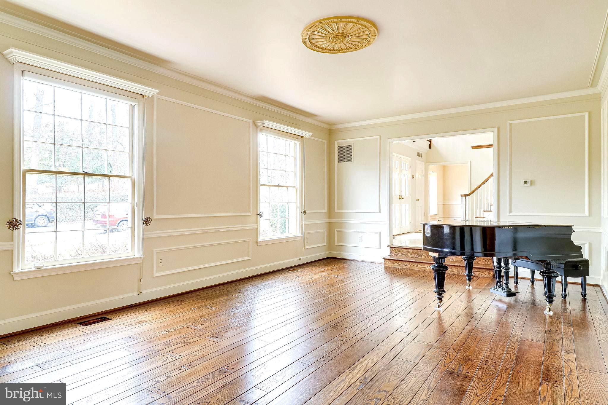 BELLEVUE FOREST - Residential