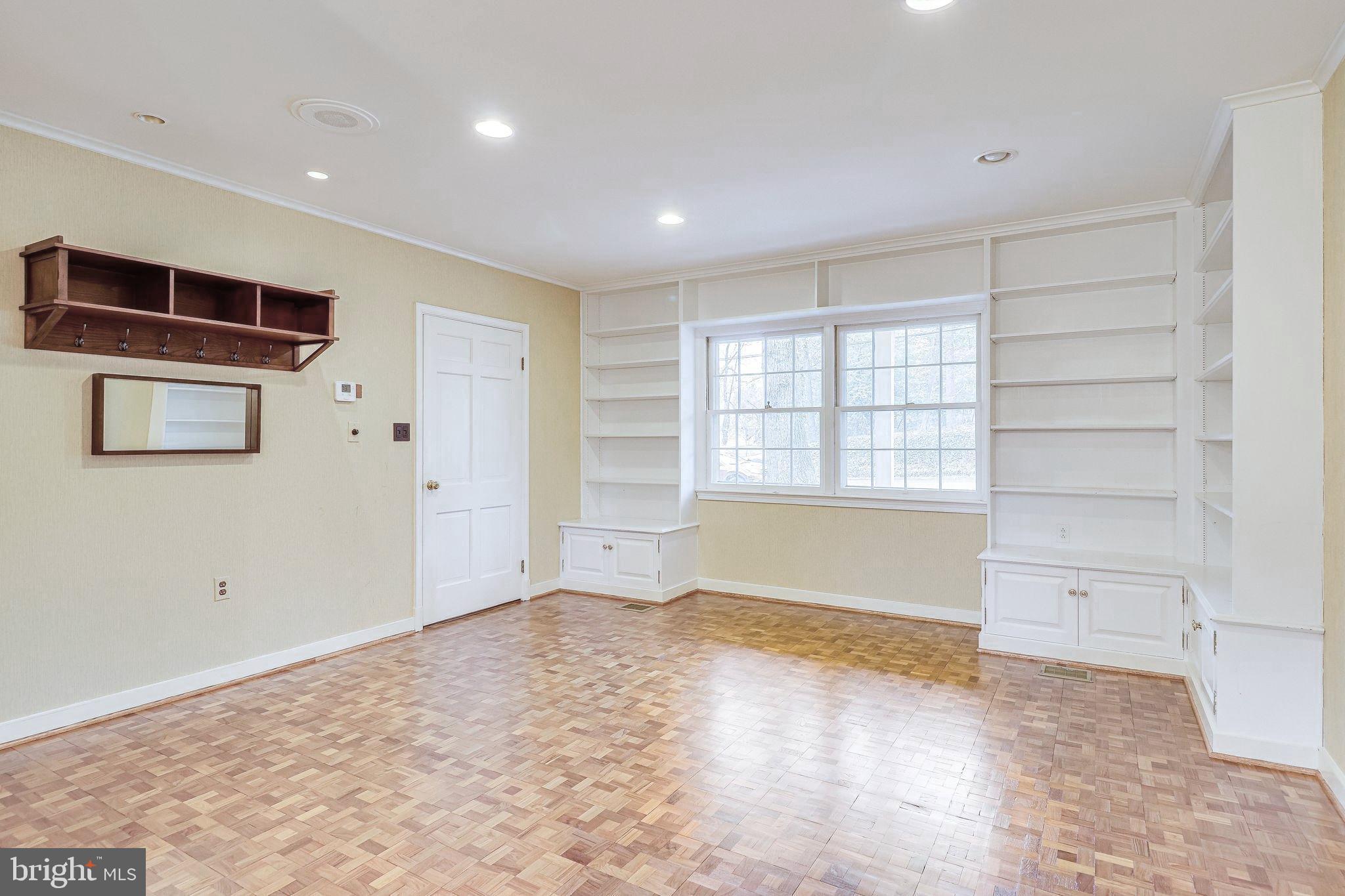 BELLEVUE FOREST - Residential