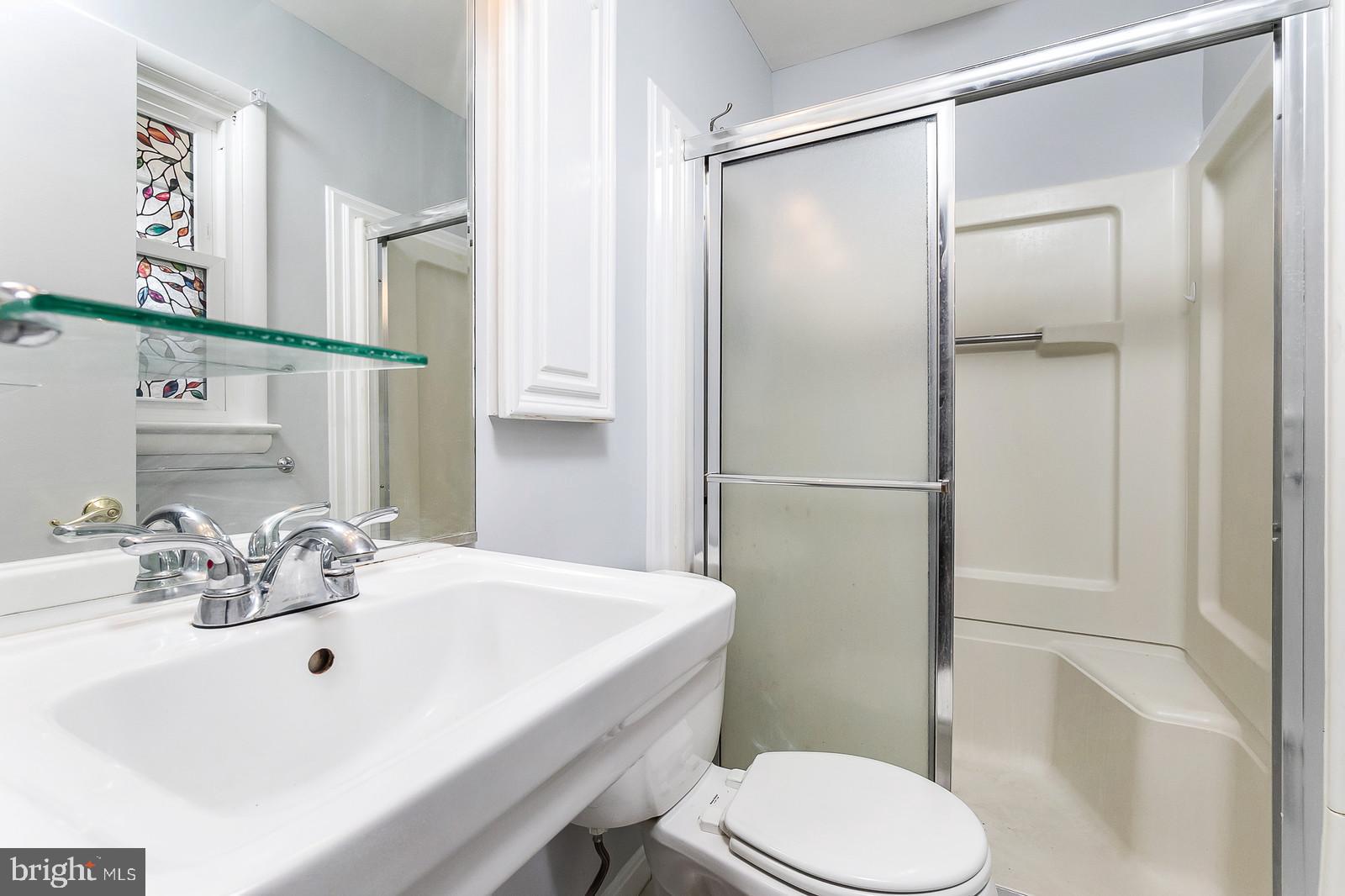 VIENNA WOODS - Residential Lease