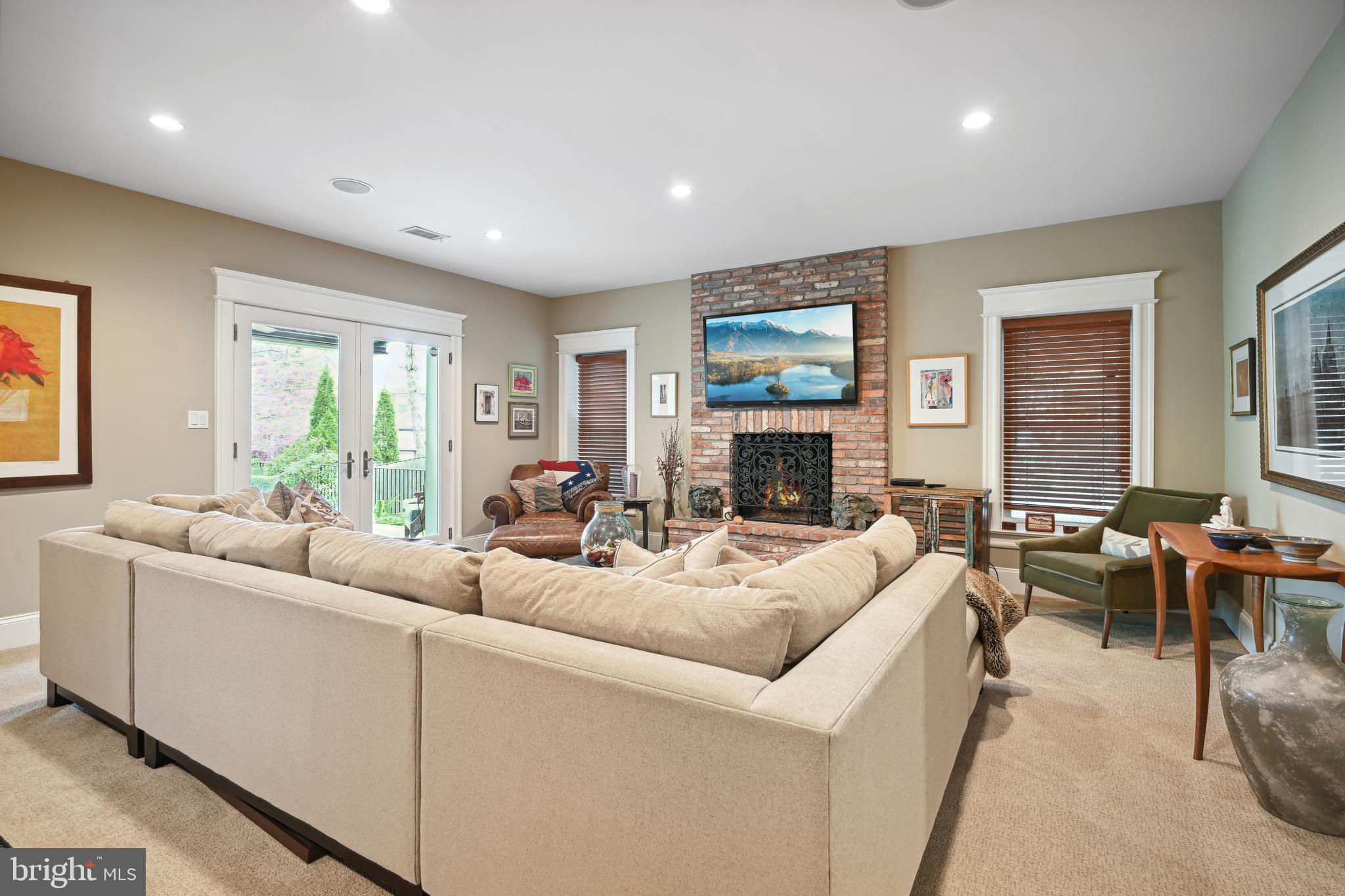 CHEVY CHASE - Residential