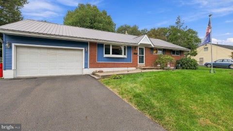 Homes For Sale - 523 Sherwood Lane<br/> HATBORO, PA 19040