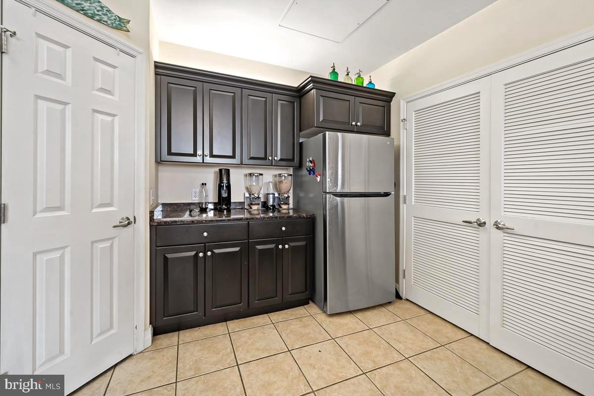 1600 ARCH STREET 18 919