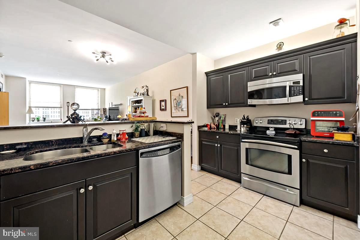 1600 ARCH STREET 18 919