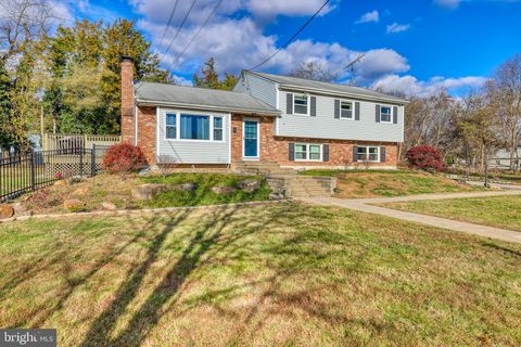 Photo of 6 Van Gogh Ct, EWING, NJ 08618 (MLS # NJME2070044)