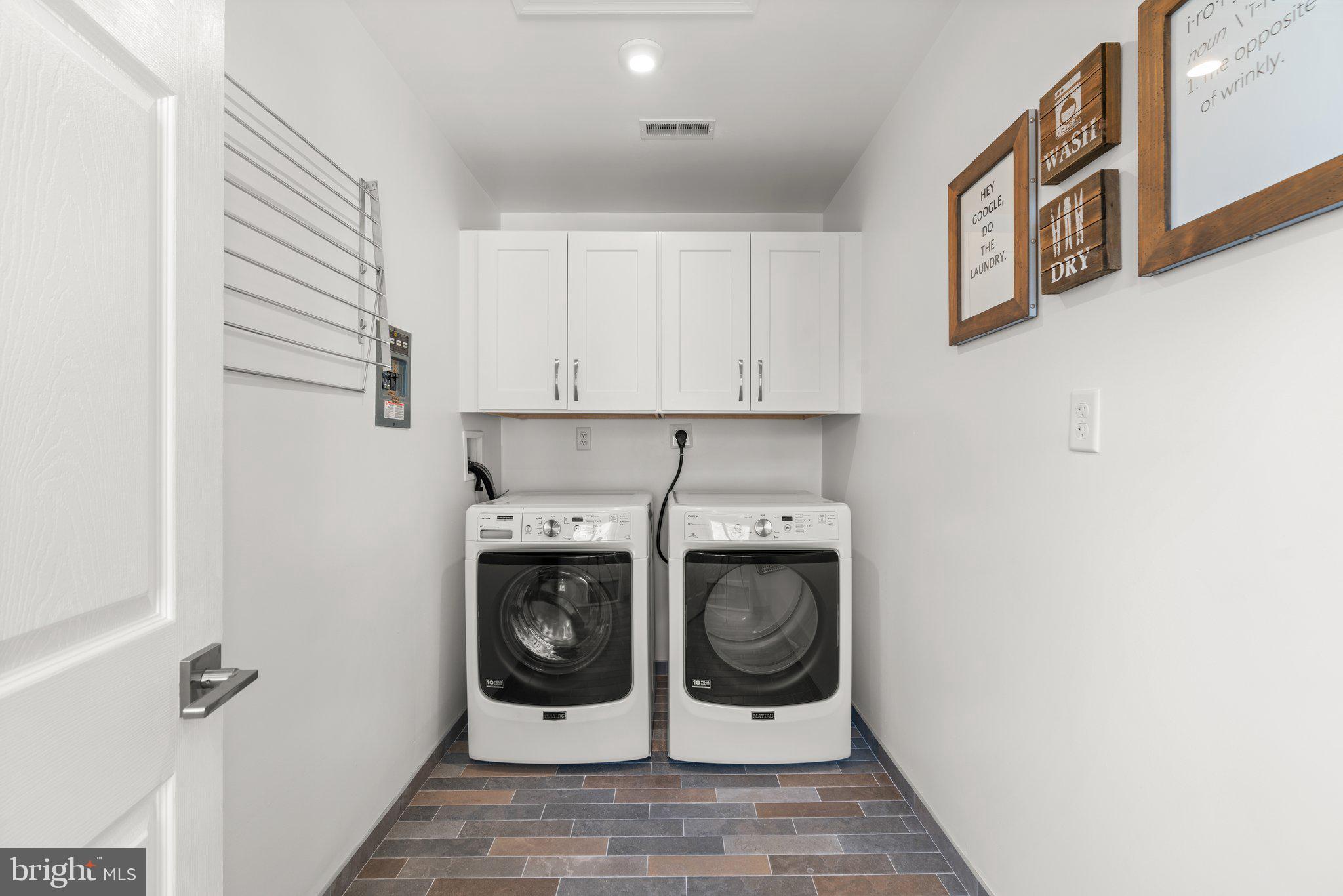 UPPER MAGOTHY BEACH - Residential