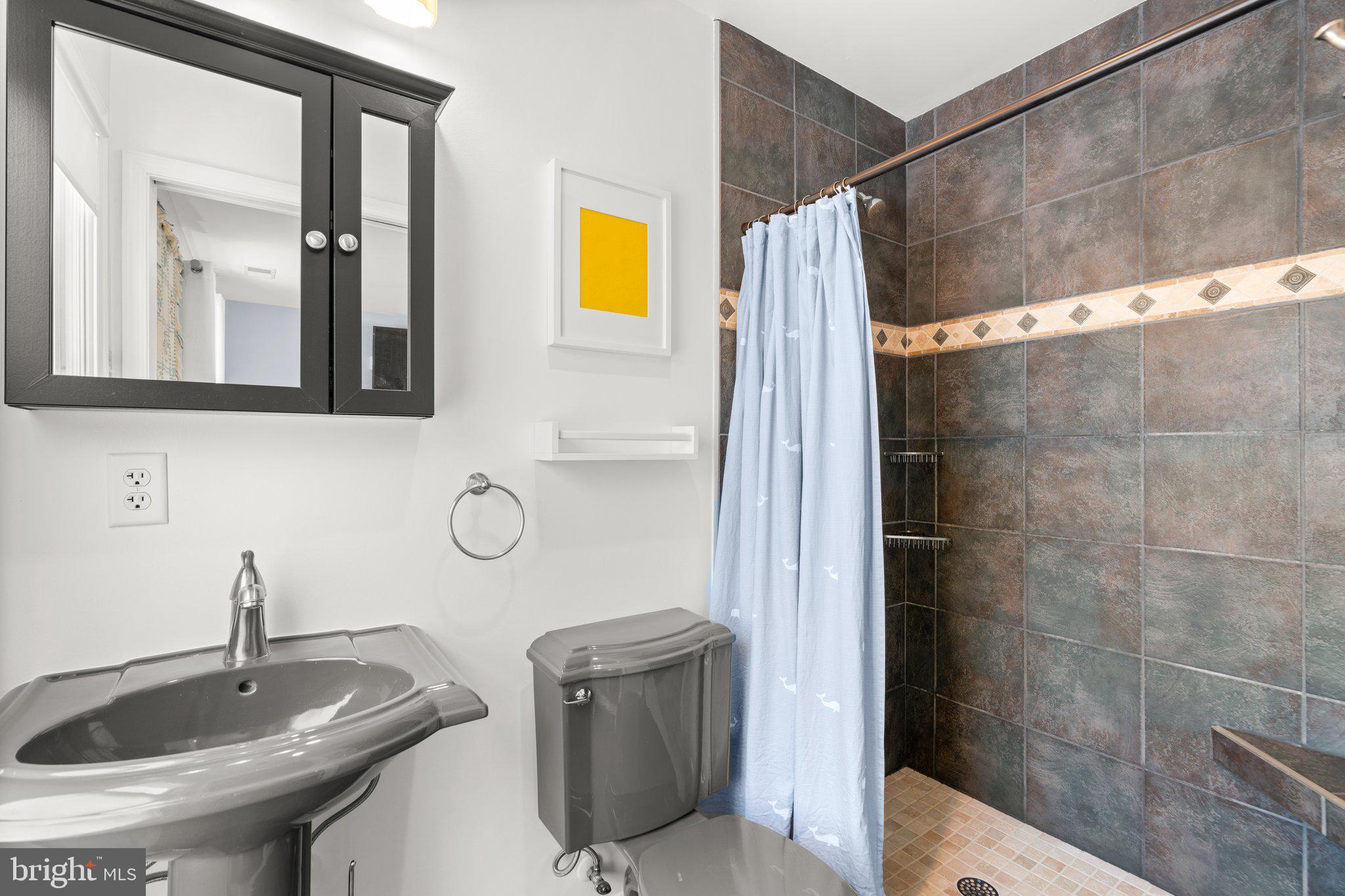 UPPER MAGOTHY BEACH - Residential