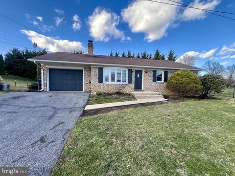 25 BIRCHWAY DRIVE CHAMBERSBURG PA 17202