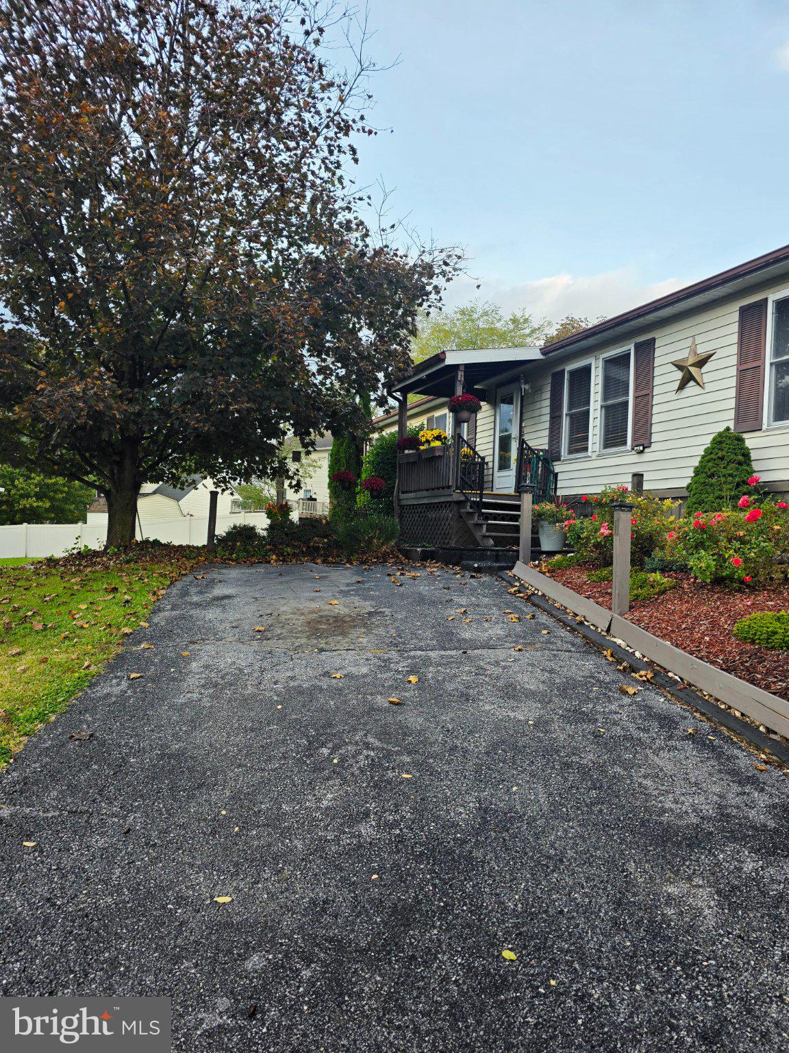 122 CHERRY LANE