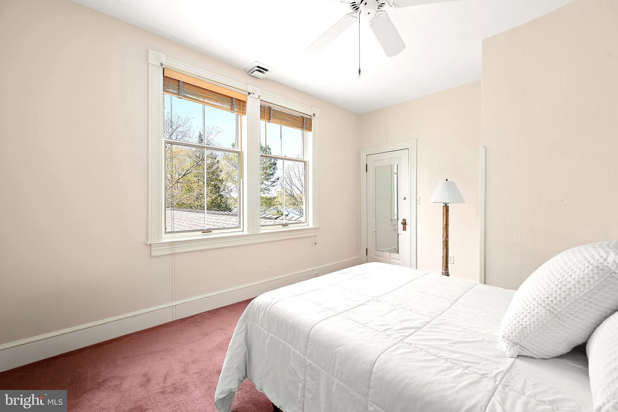 ROYAL OAK - Residential