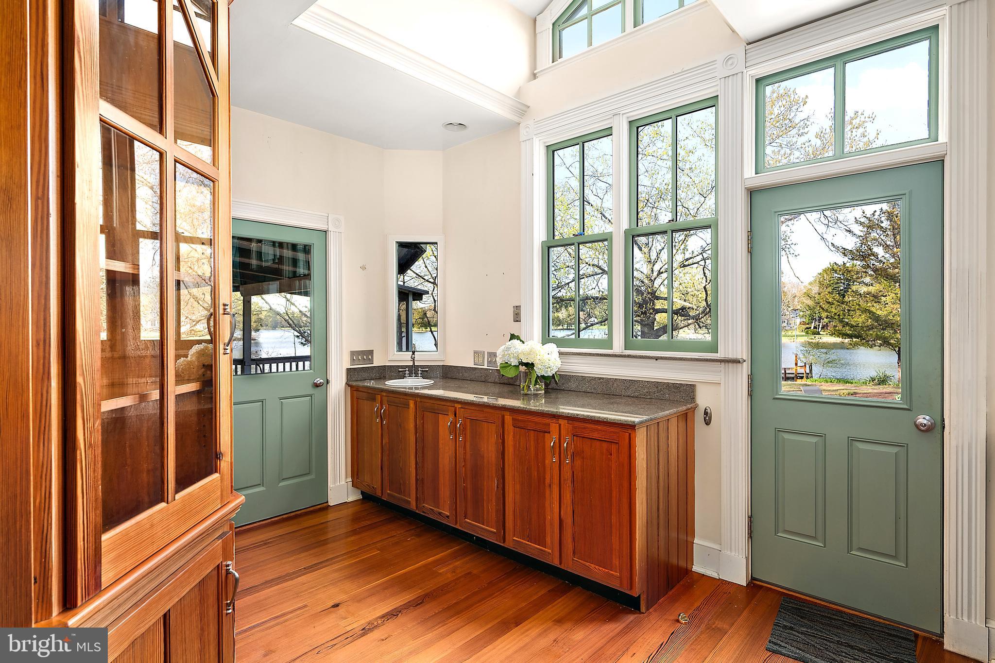 ROYAL OAK - Residential