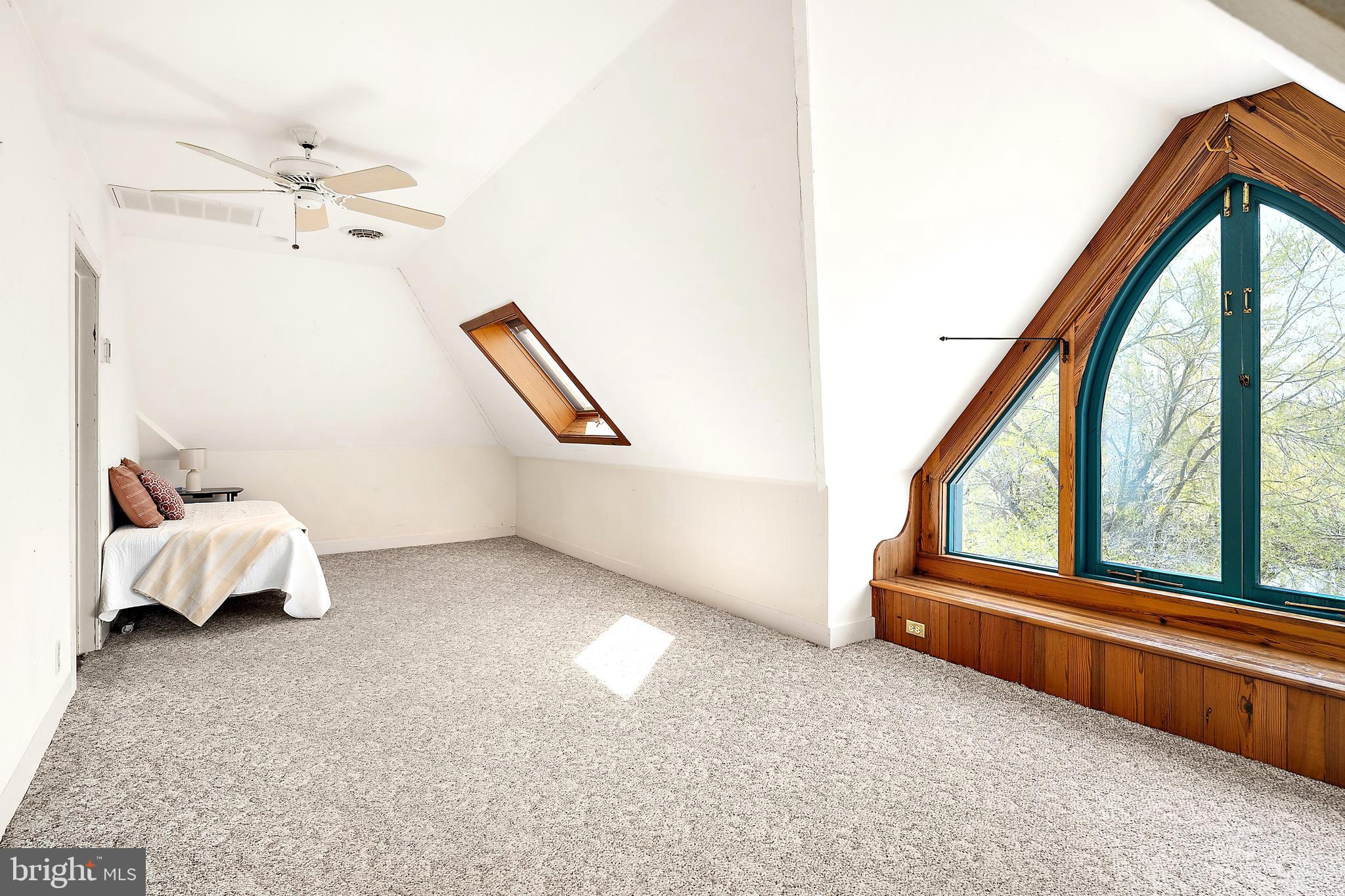 ROYAL OAK - Residential