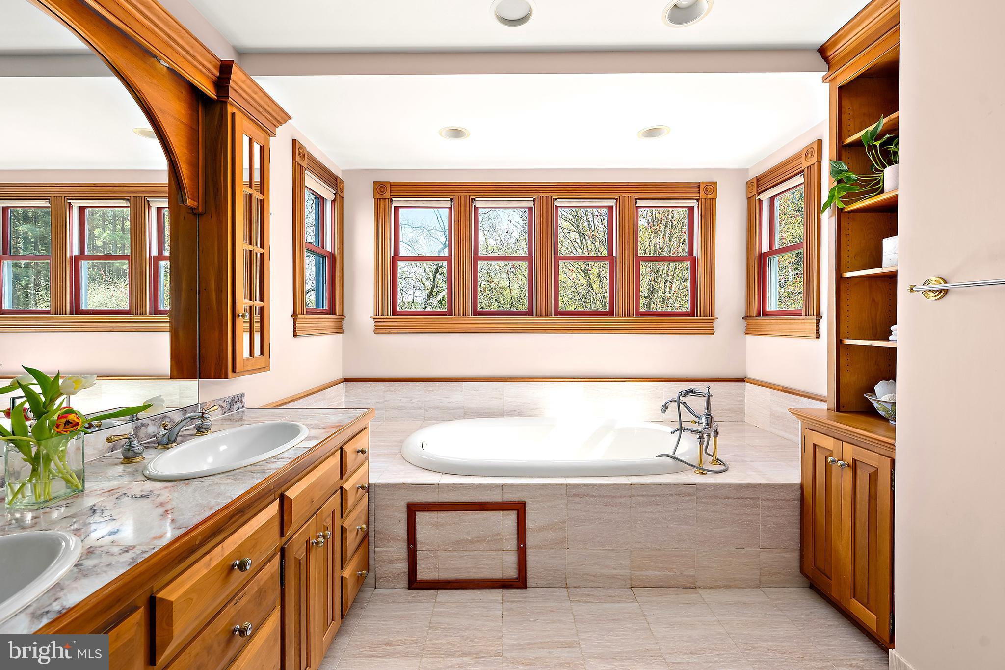 ROYAL OAK - Residential