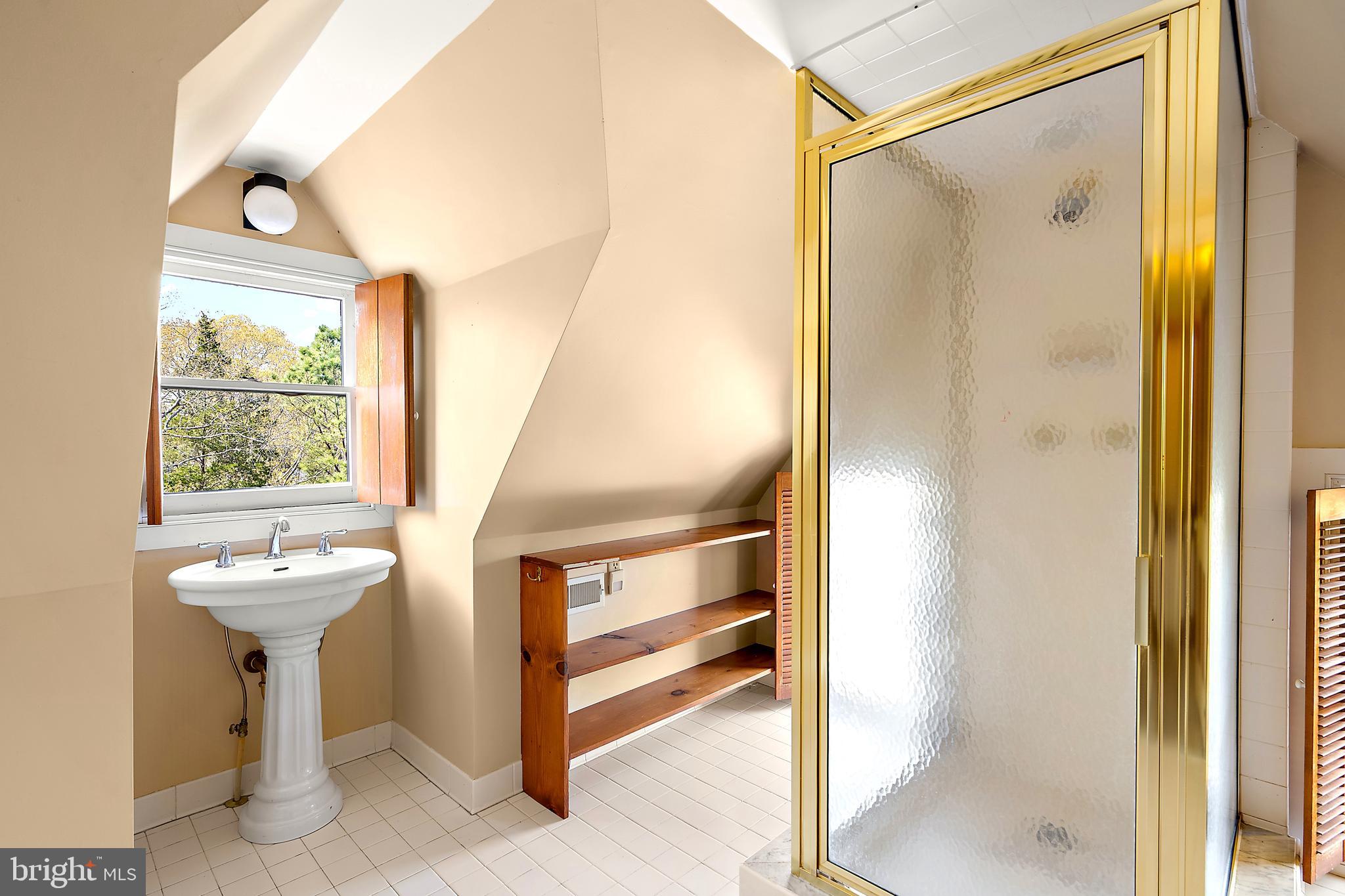 ROYAL OAK - Residential