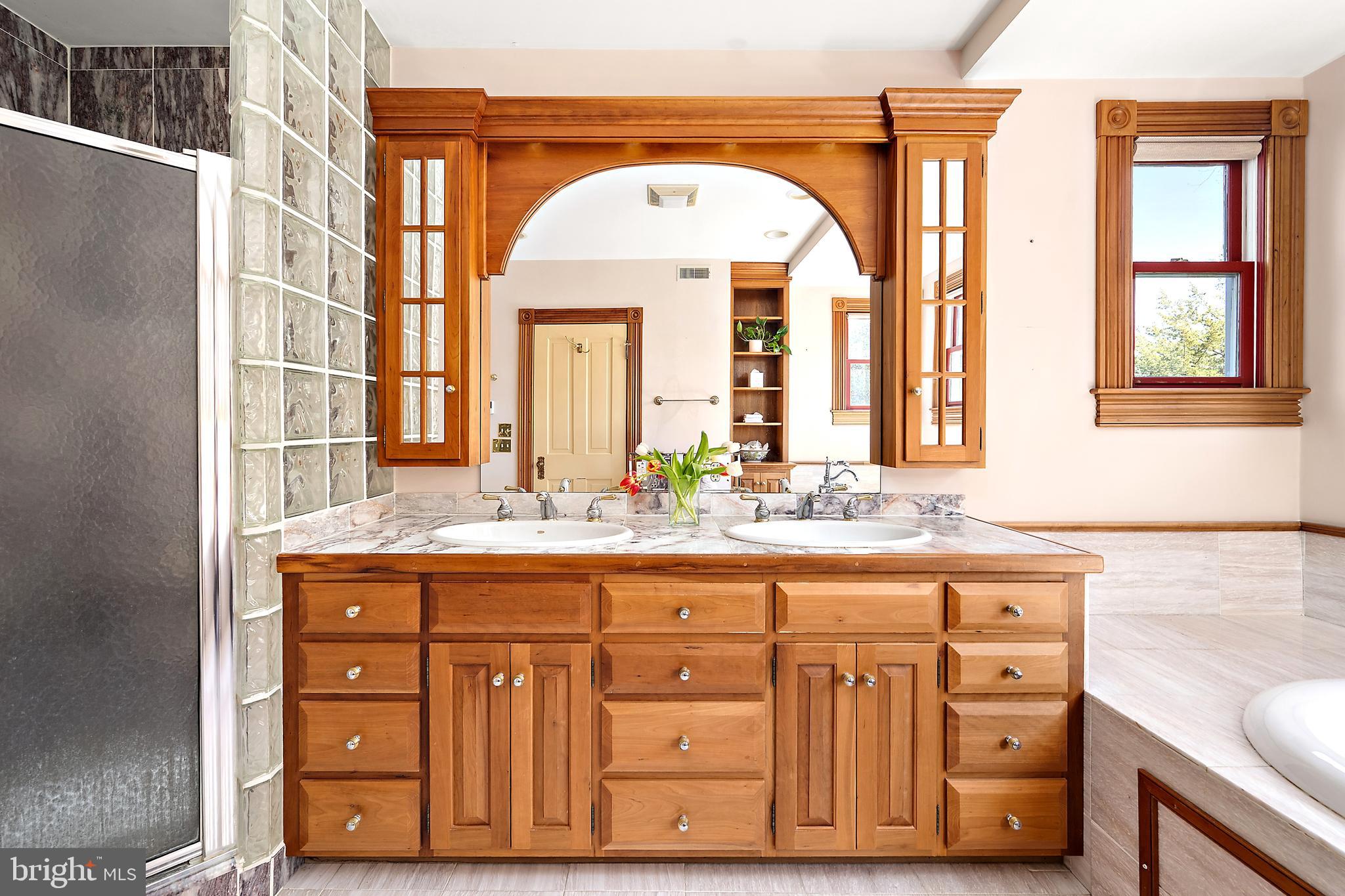 ROYAL OAK - Residential