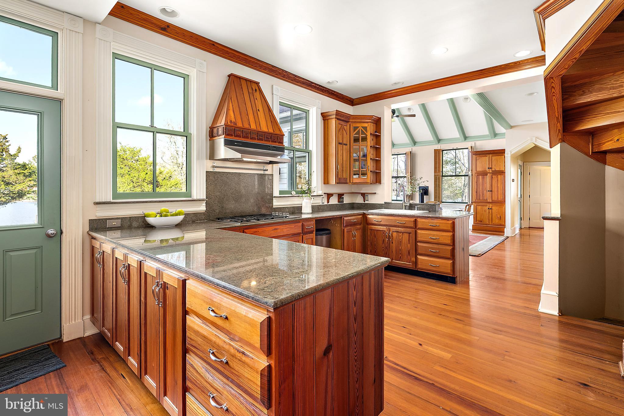 ROYAL OAK - Residential