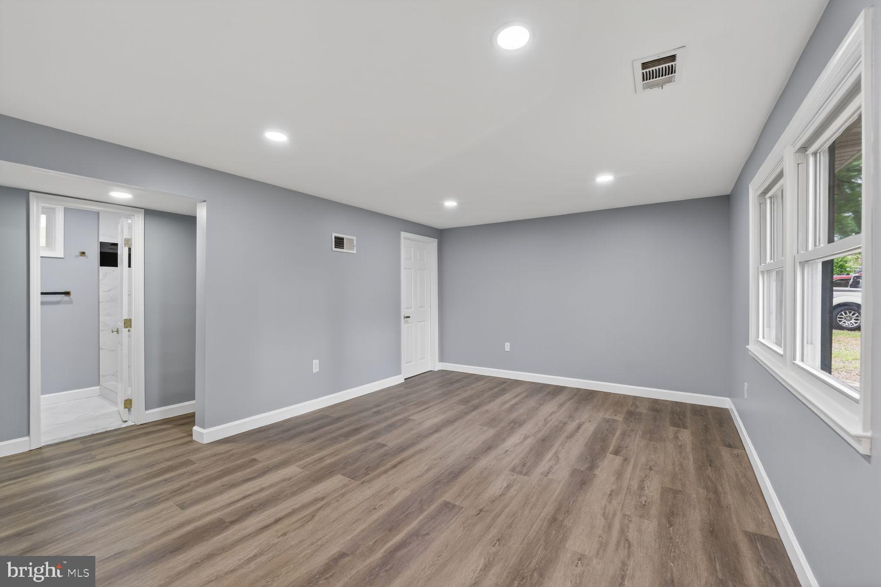 3604 HALLOWAY N