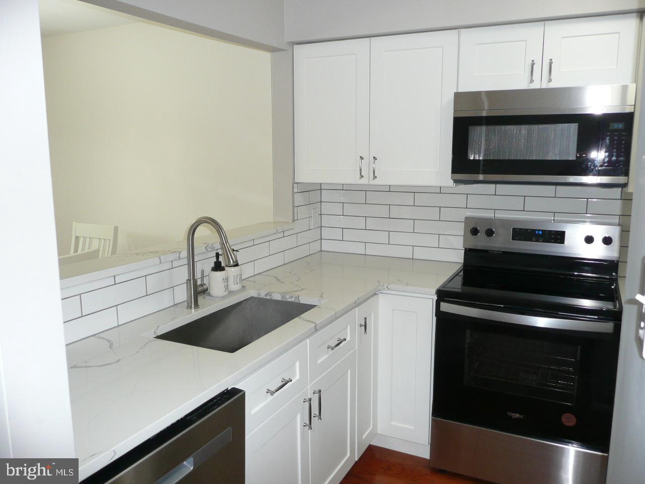 SAWYERS CREEK - Residential