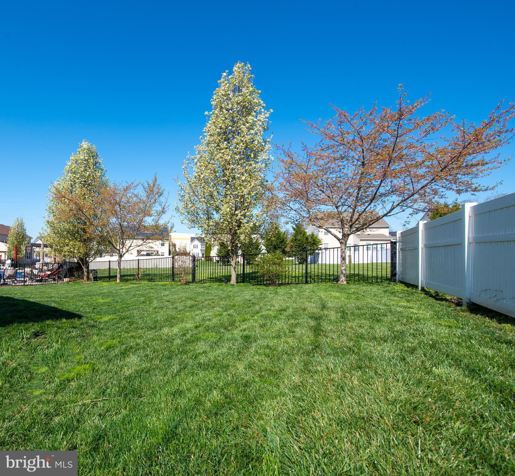 FIELDS AT ROCK GLENN - Residential