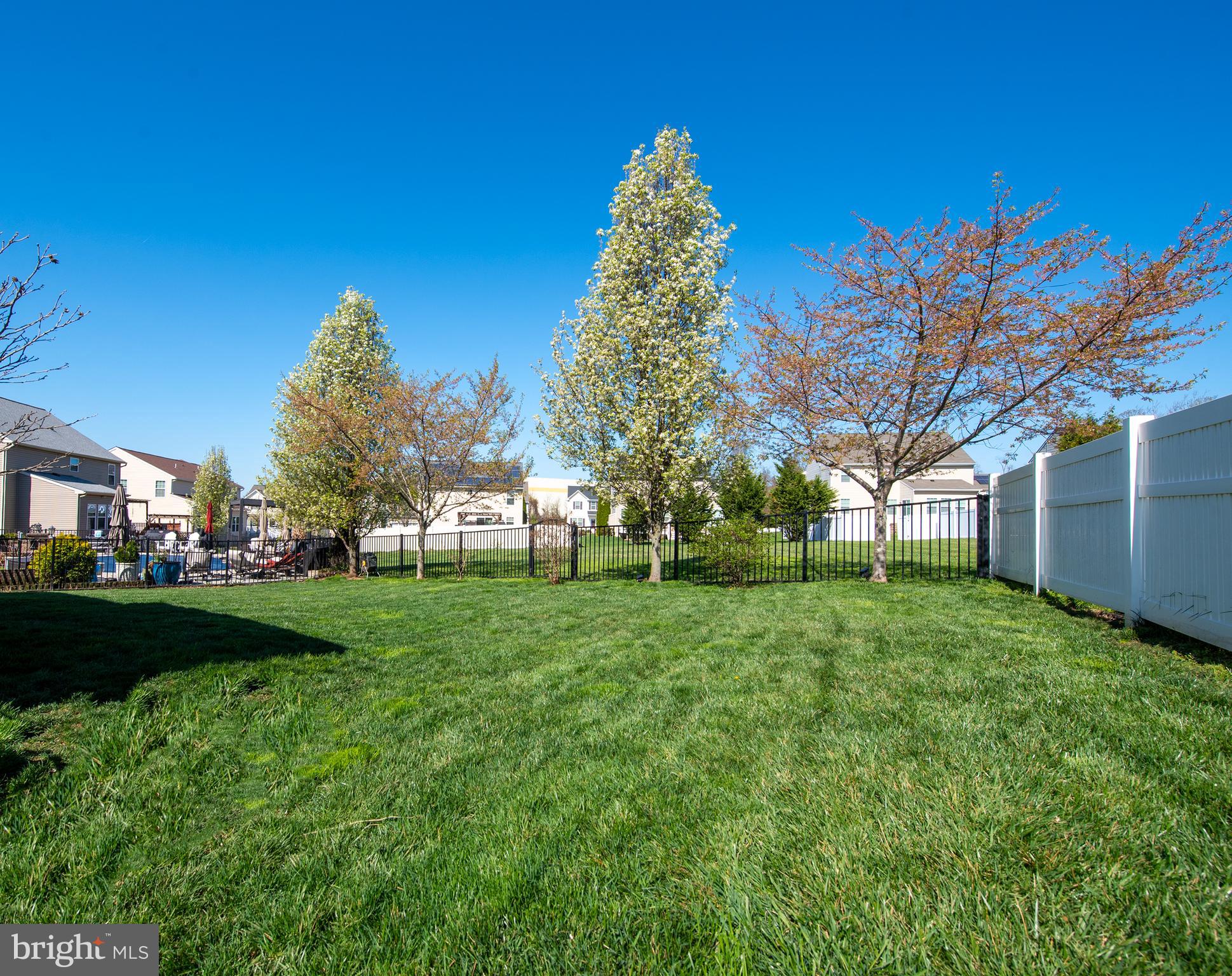 FIELDS AT ROCK GLENN - Residential