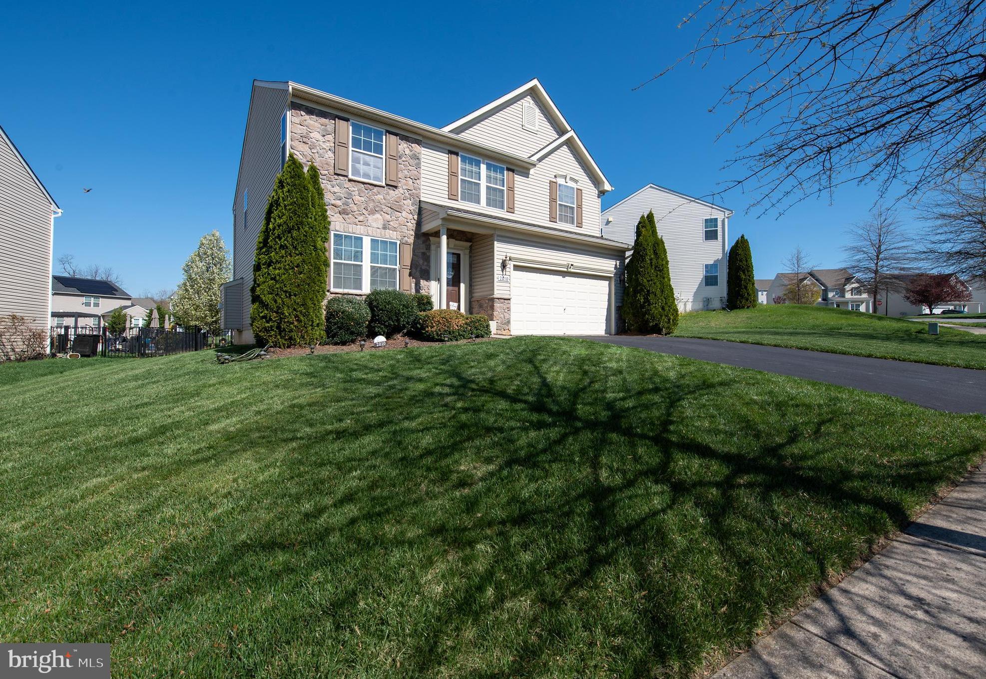 FIELDS AT ROCK GLENN - Residential