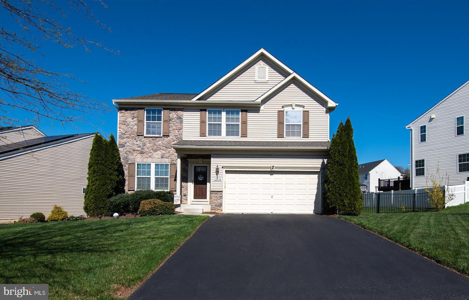 FIELDS AT ROCK GLENN - Residential