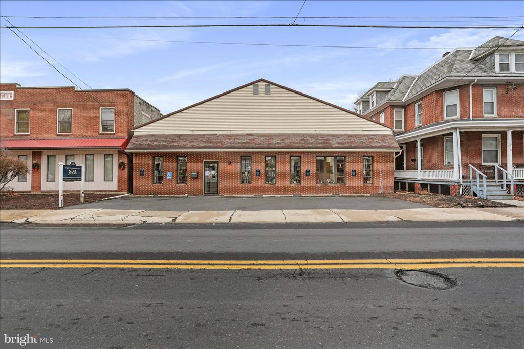 Photo of 220 S S Potomac St #17, CHAMBERSBURG, PA 17202 (MLS # PAFL2031962)