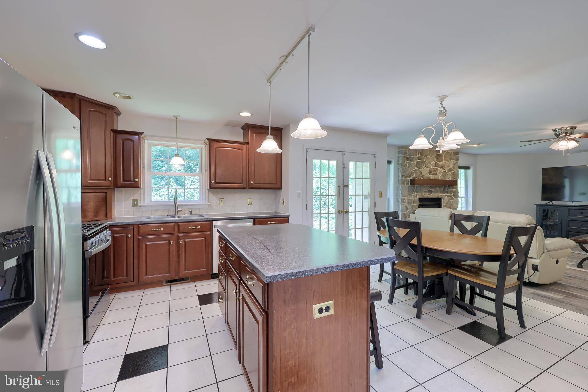 JACOBS CREEK - Residential