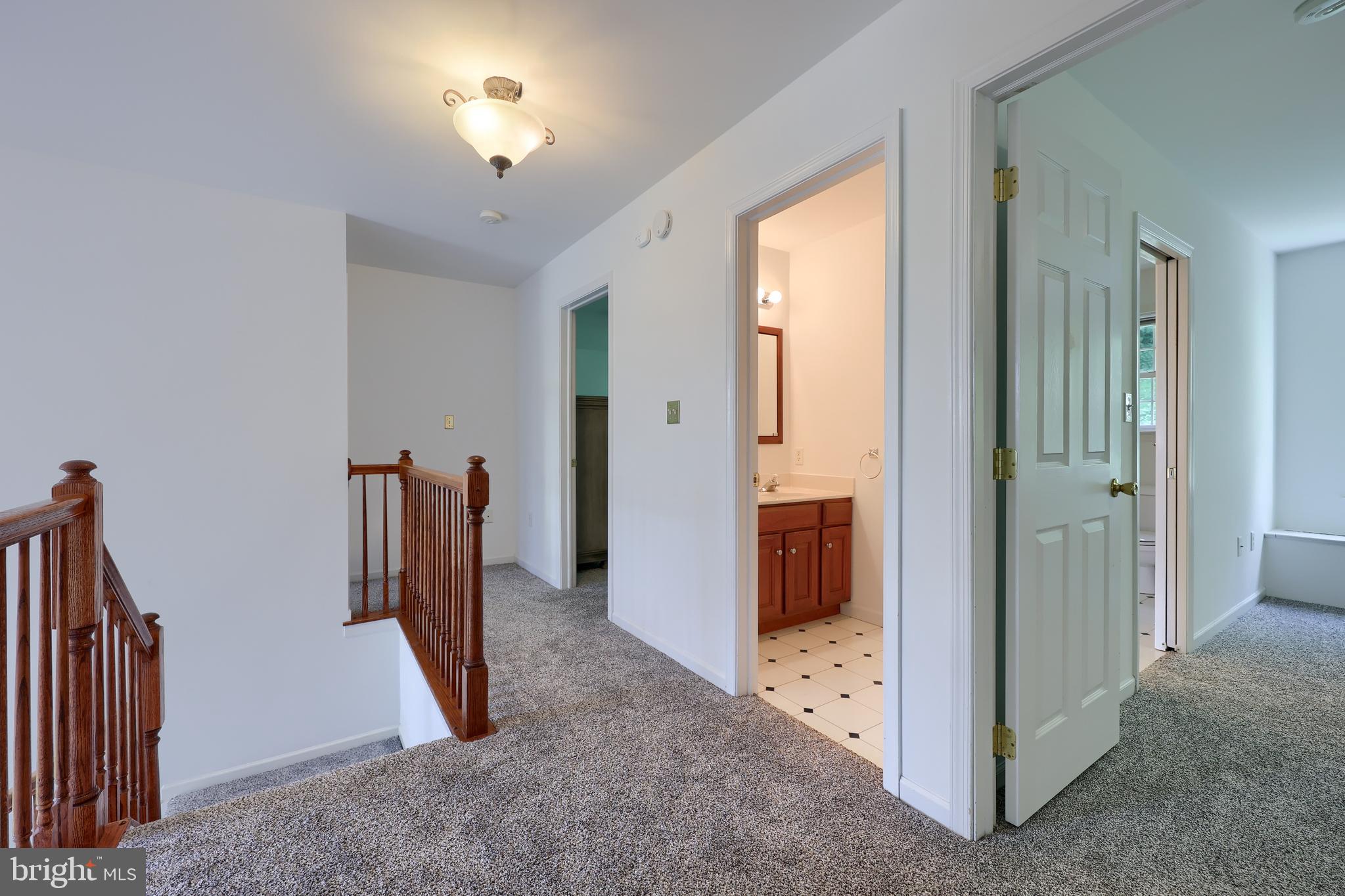 JACOBS CREEK - Residential