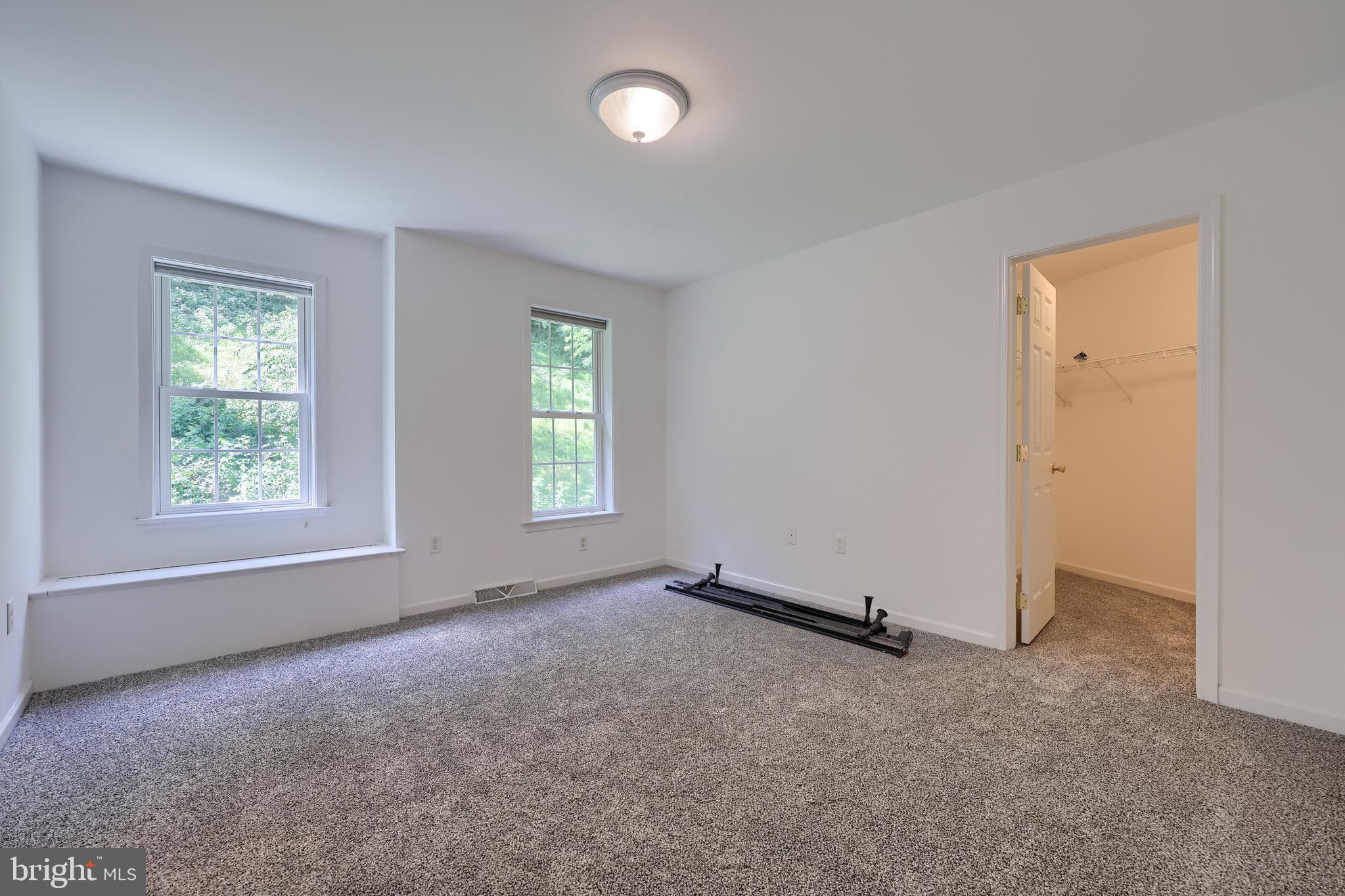 JACOBS CREEK - Residential