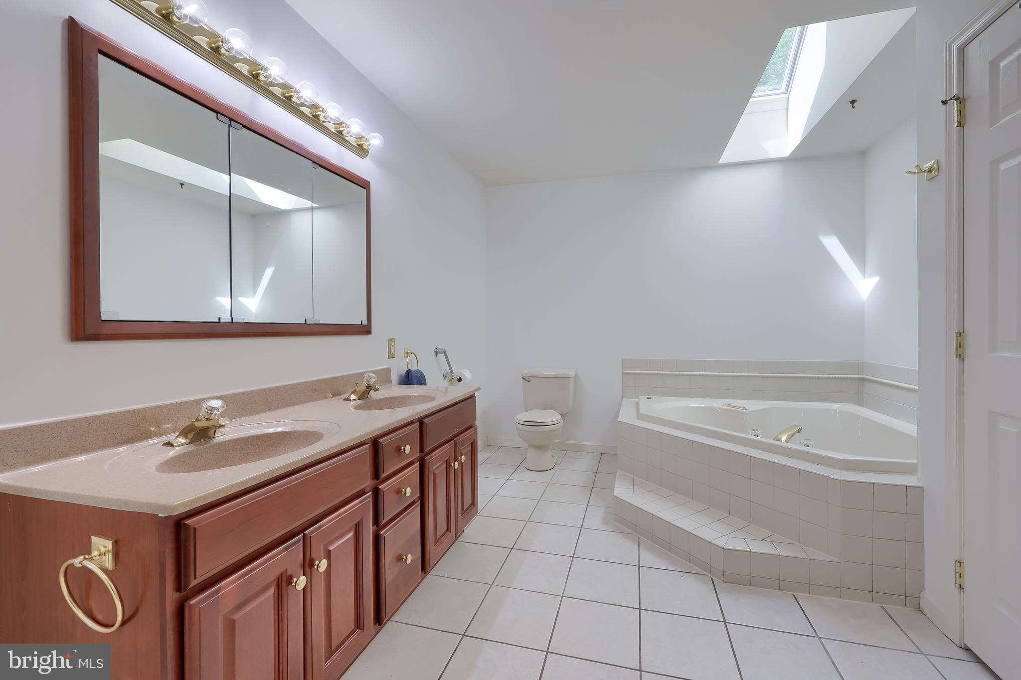 JACOBS CREEK - Residential