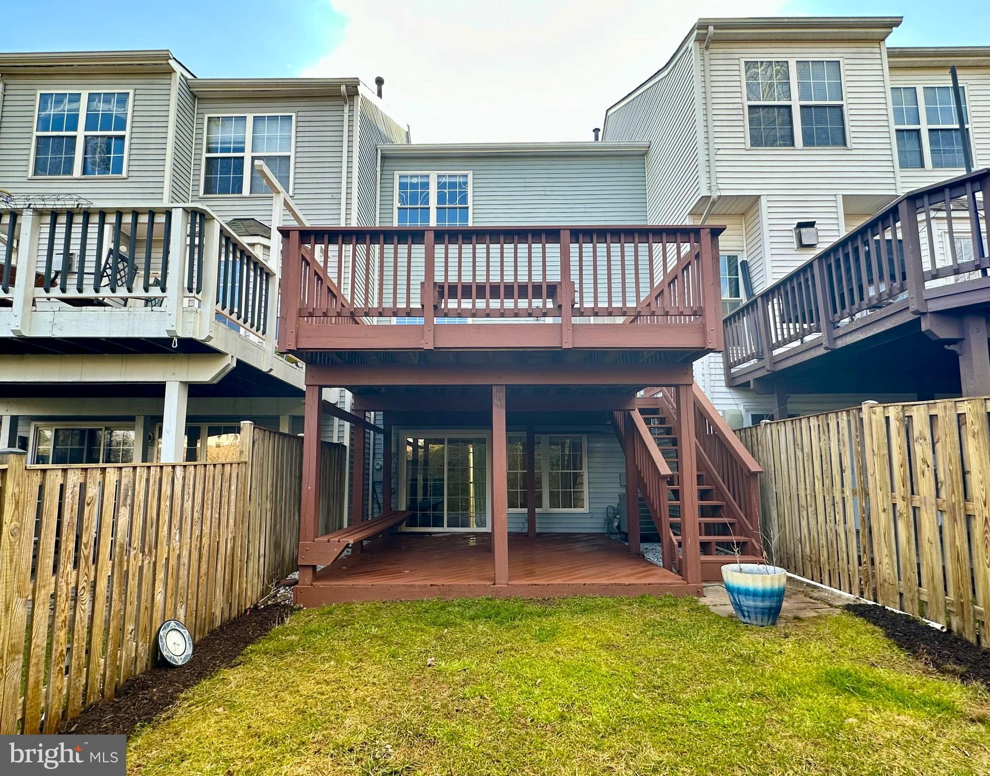 ASHBURN VILLAGE - Residential