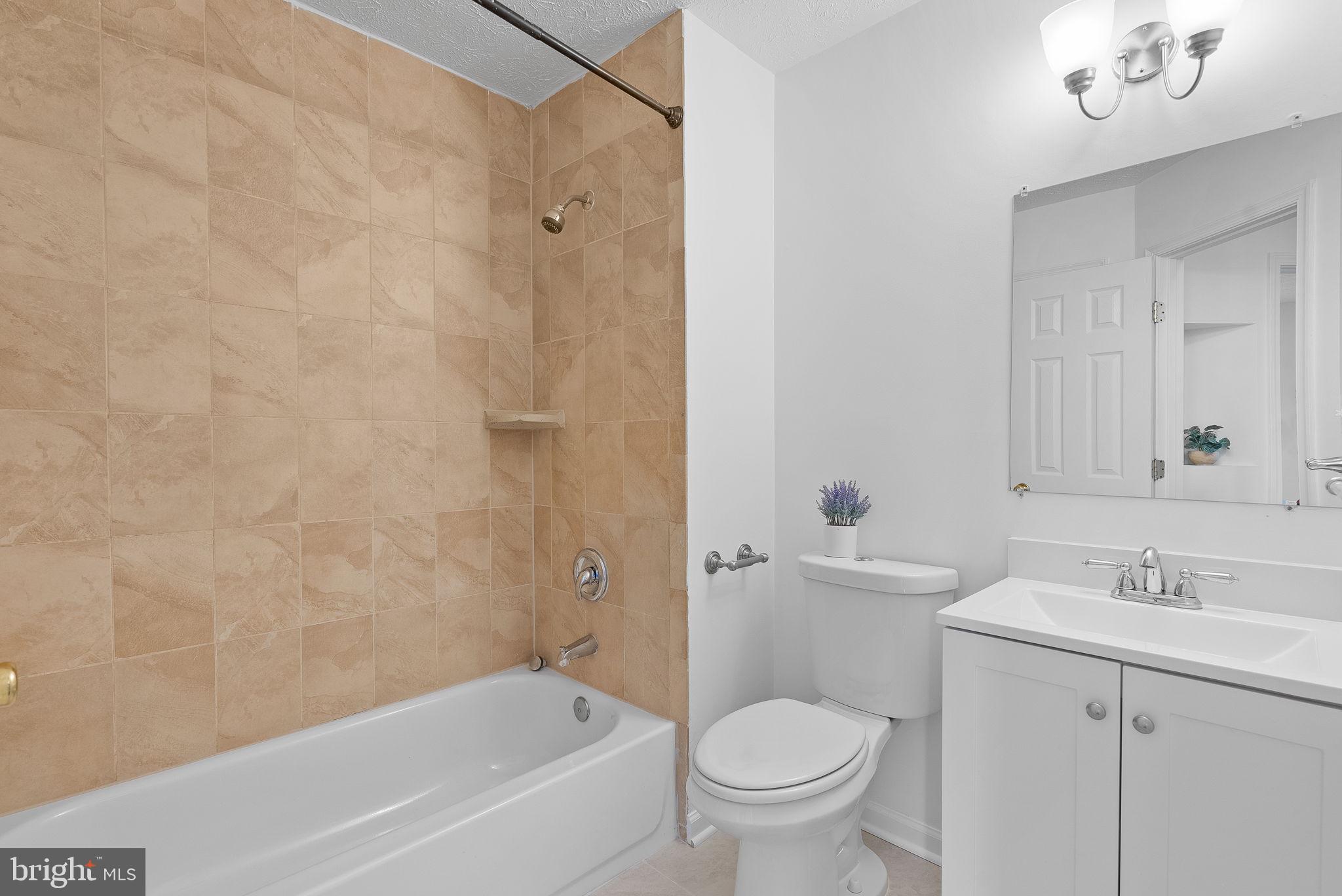 ASHBURN VILLAGE - Residential