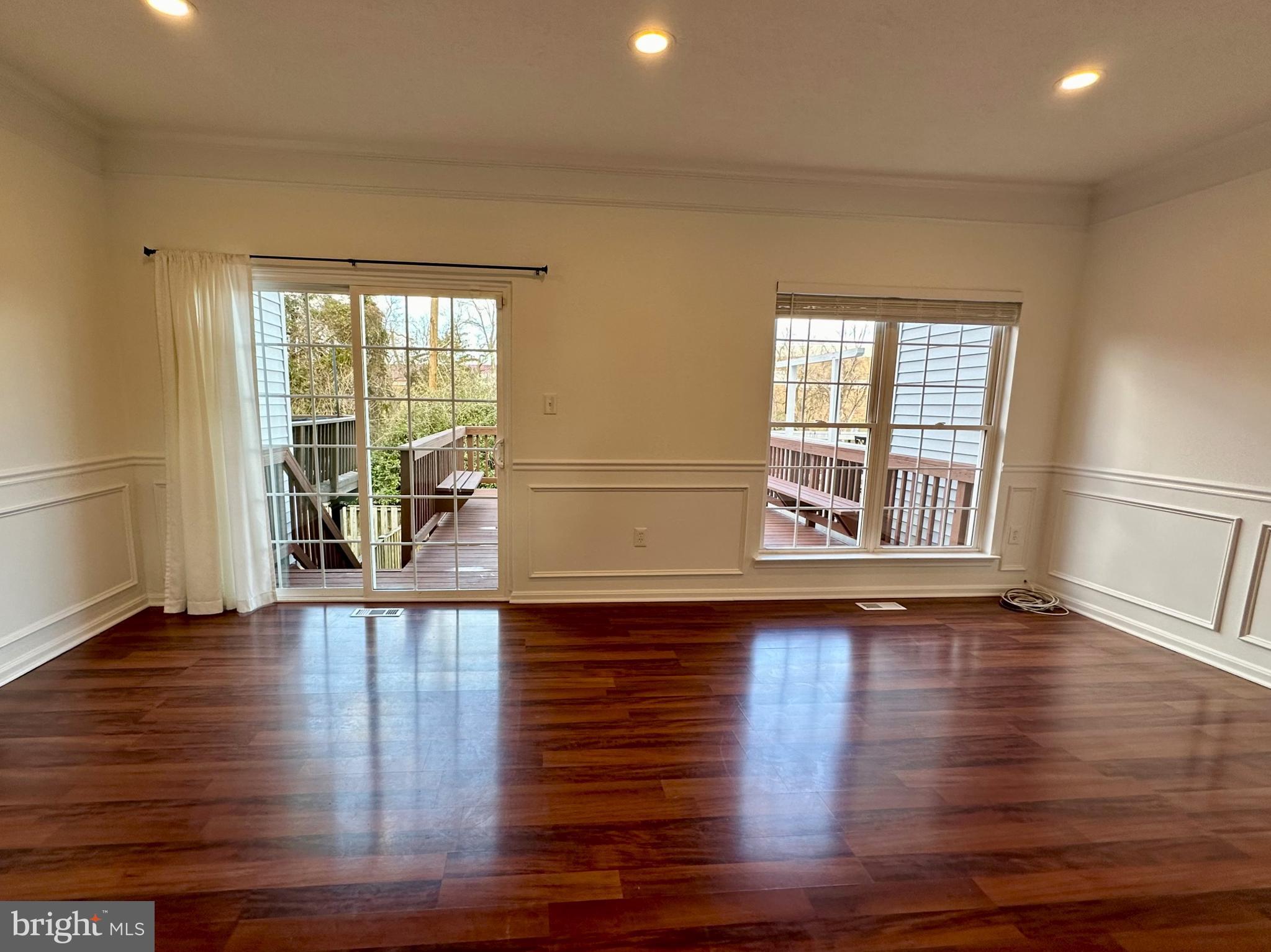 ASHBURN VILLAGE - Residential