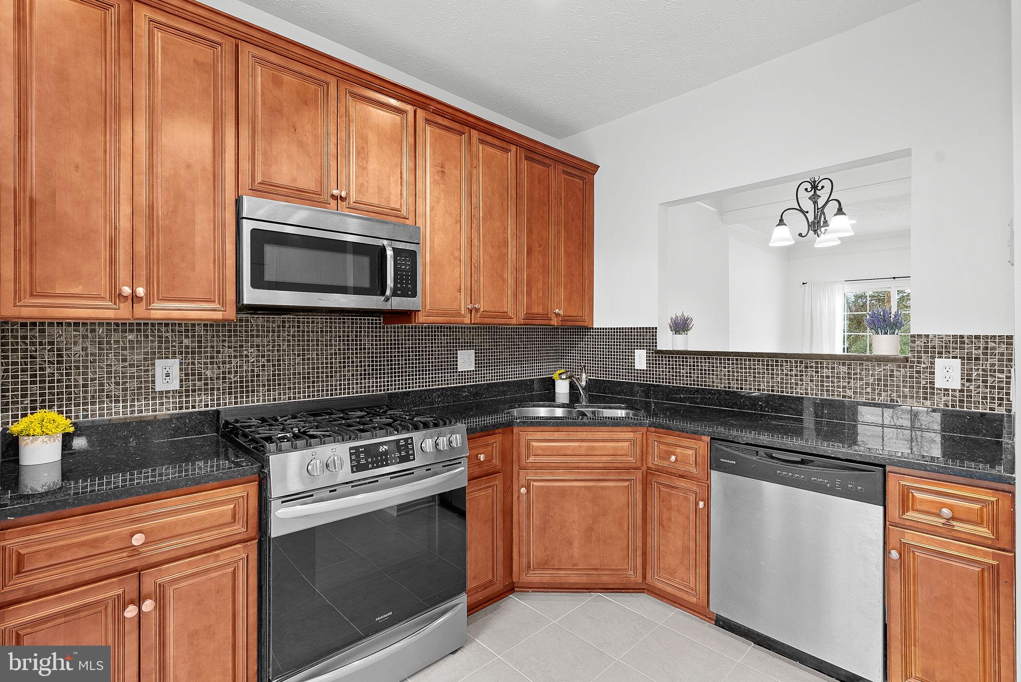 ASHBURN VILLAGE - Residential